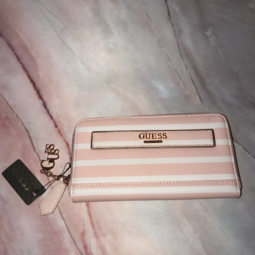 Guess Women’s Zip Clutch Wallet Large Pink